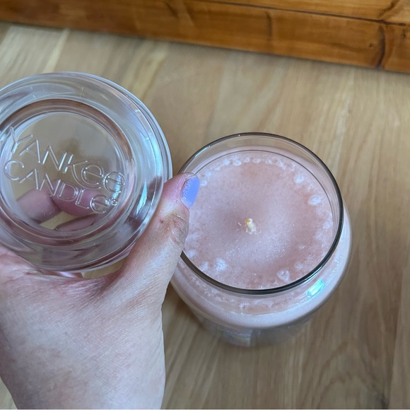 Yankee Candle Rainbow Shake 22oz Jar NEW - Picture 5 of 5